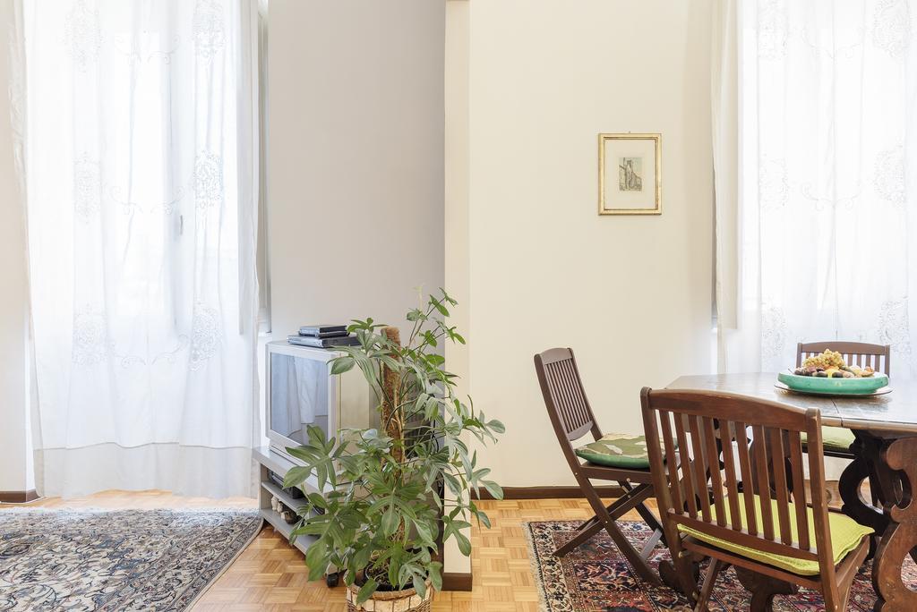 Flower'S Market Apartment - Charme Holidays Rome Bagian luar foto