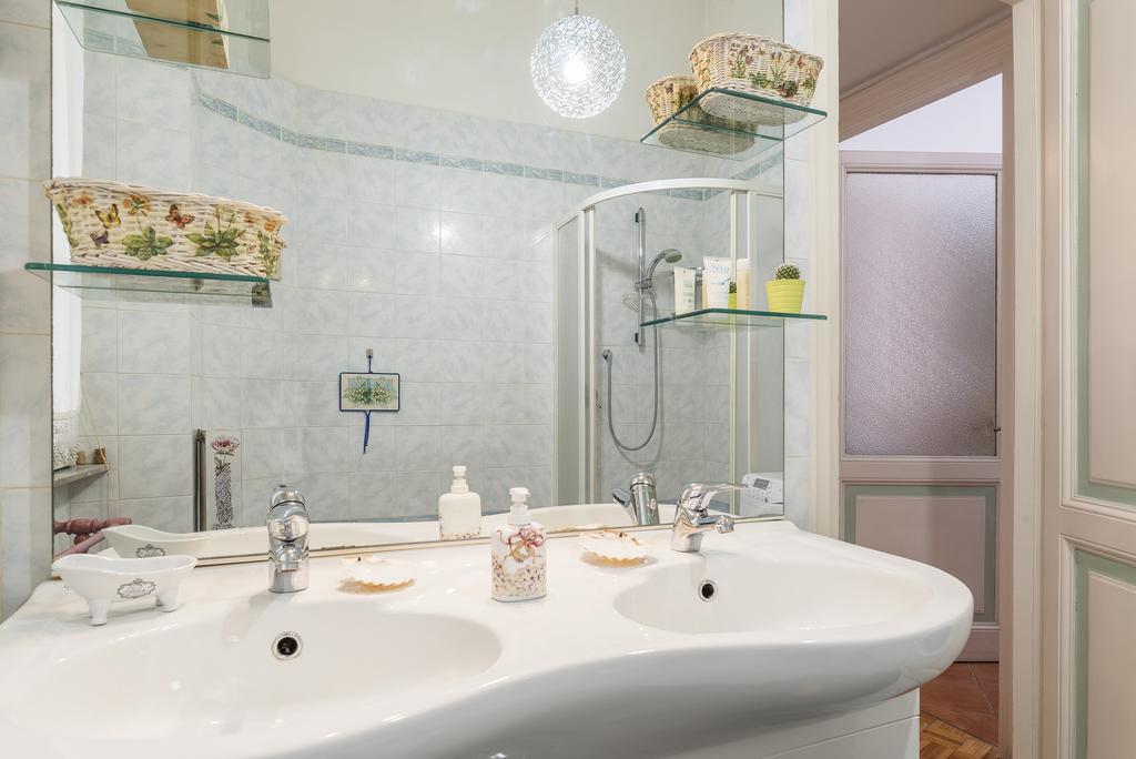 Flower'S Market Apartment - Charme Holidays Rome Bagian luar foto