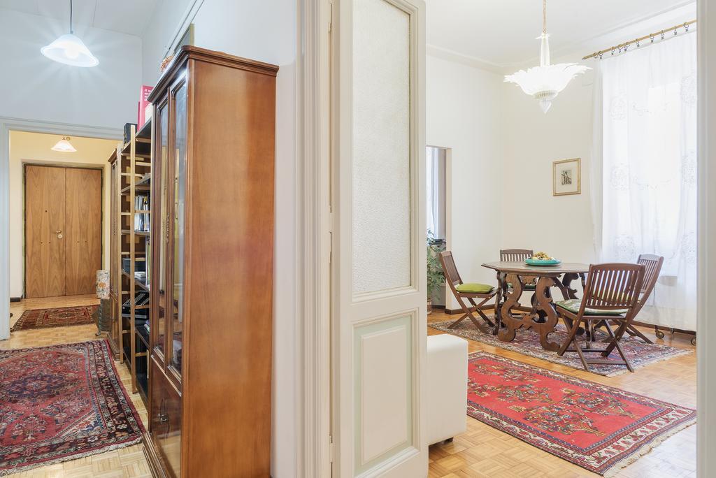 Flower'S Market Apartment - Charme Holidays Rome Bagian luar foto
